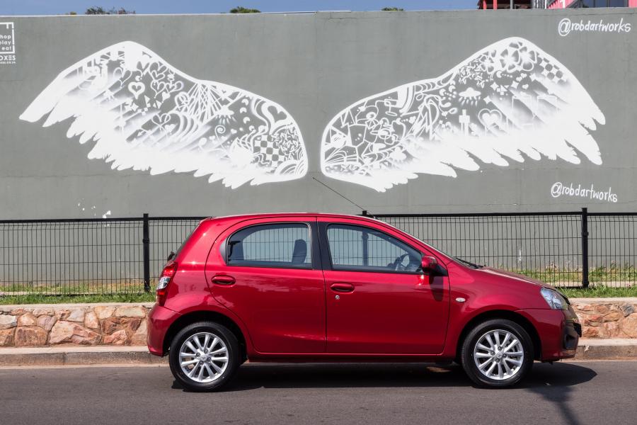  Toyota Etios Hatchback Sprint 2017 года  (ZA) (фото 11 из 33)